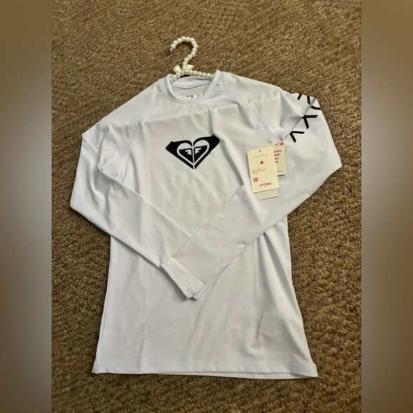 NWT Roxy Women's Rashguard - Picture 3 of 3